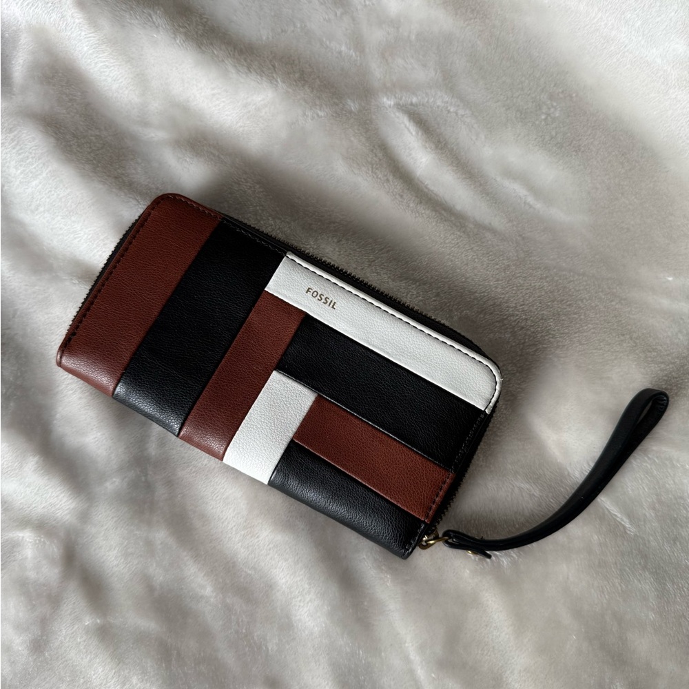 Fossil Women's Logan Rfid Zip Around Wallet